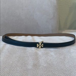 ❤️Tory Burch skinny reversible belt❤️